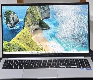 New Laptop Samsung Galaxy Book4 16GB Intel Core 7 SSD 512GB