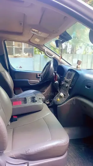 Hyundai Starex 2015 Silver