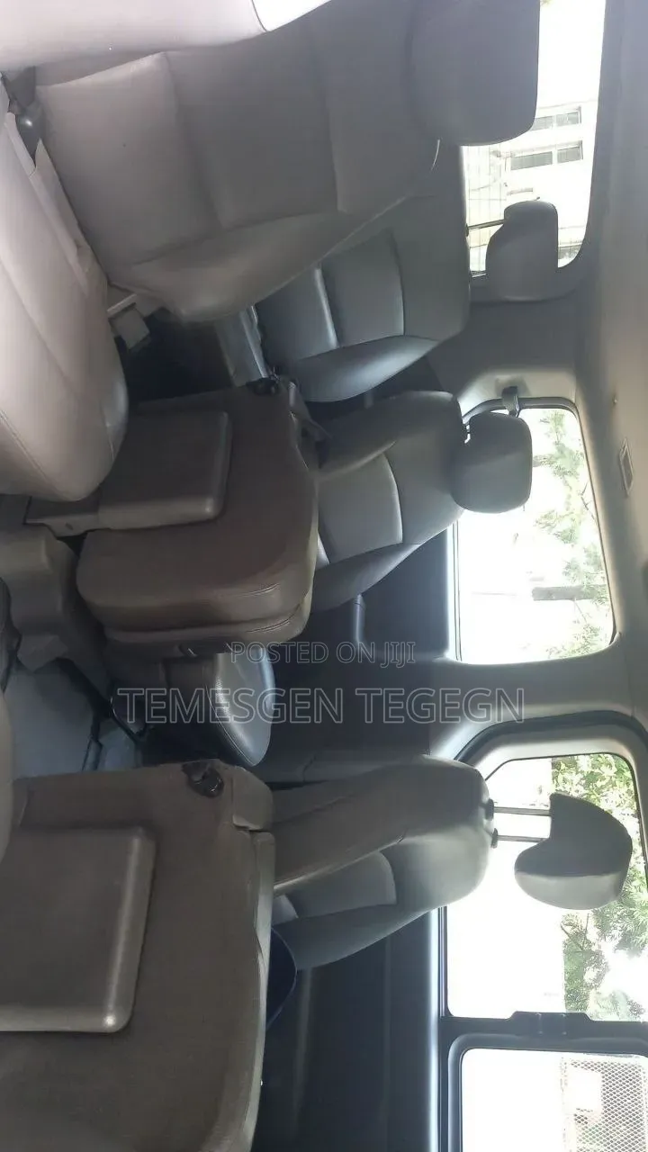 Hyundai Starex 2015 Silver