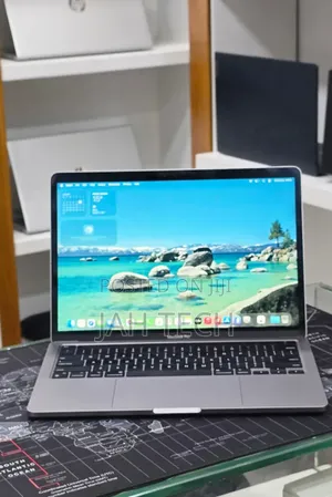 New Laptop Apple MacBook Pro 2022 M2 16GB Apple M2 SSD 512GB