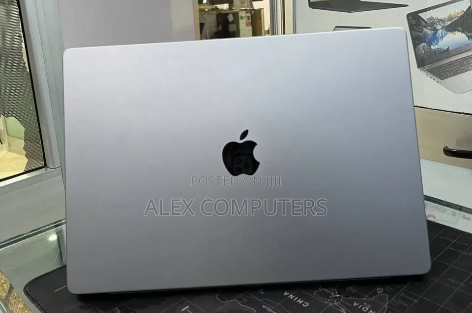 New Laptop Apple MacBook Pro 2021 M1 32GB Apple M1 Pro SSD 512GB