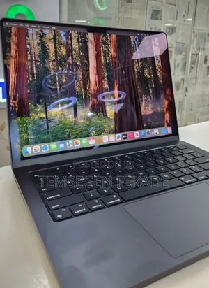 New Laptop Apple MacBook Pro 2023 M3 18GB Apple M3 Pro SSD 512GB