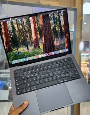 New Laptop Apple MacBook Pro 2023 M3 18GB Apple M3 Pro SSD 512GB