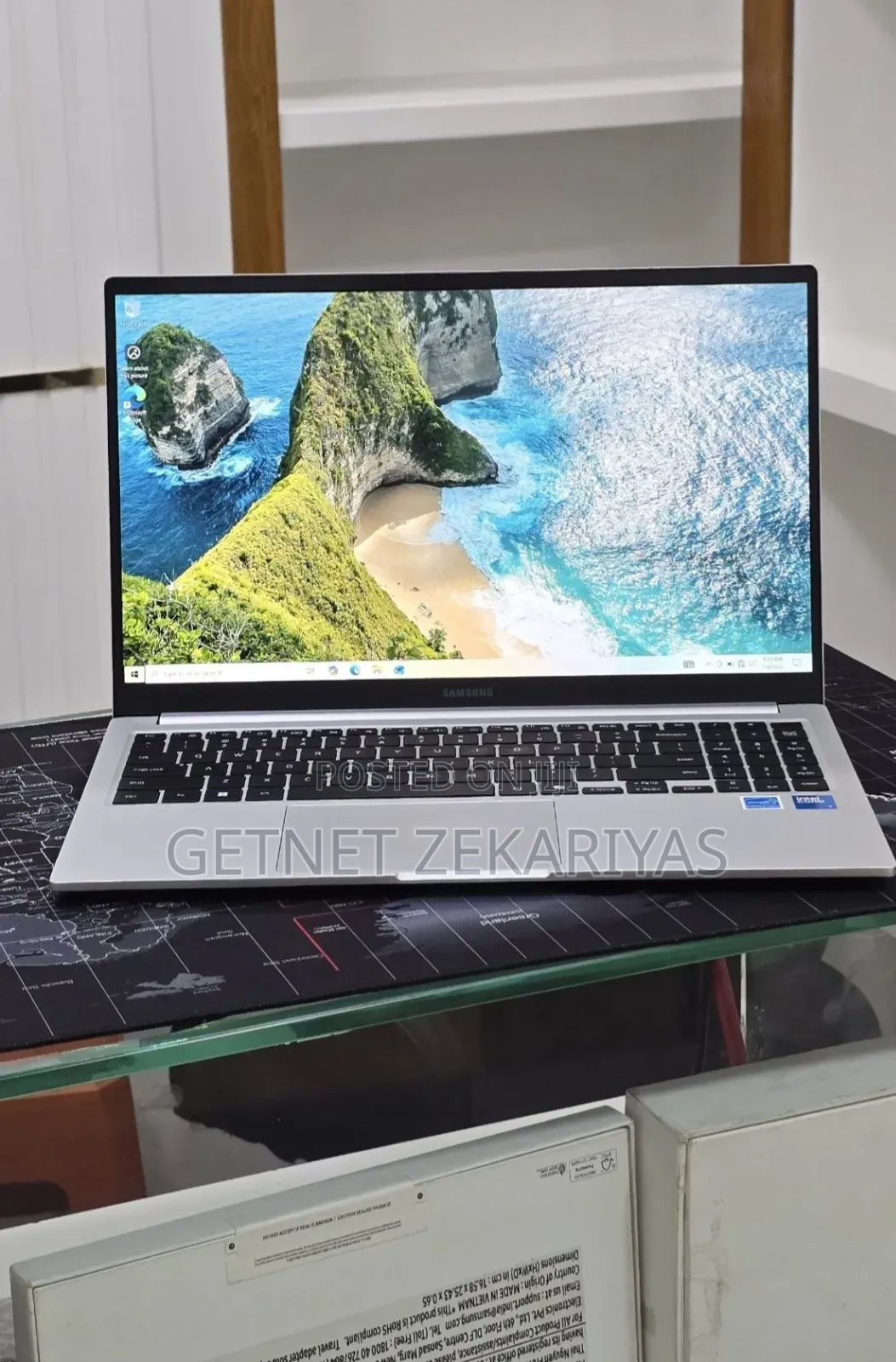 New Laptop Samsung Galaxy Book4 16GB Intel Core 7 SSD 512GB