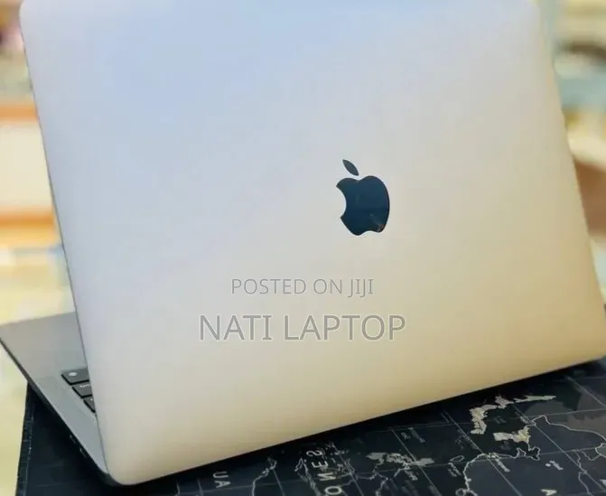 New Laptop Apple MacBook Pro 2022 M2 8GB Apple M2 SSD 512GB