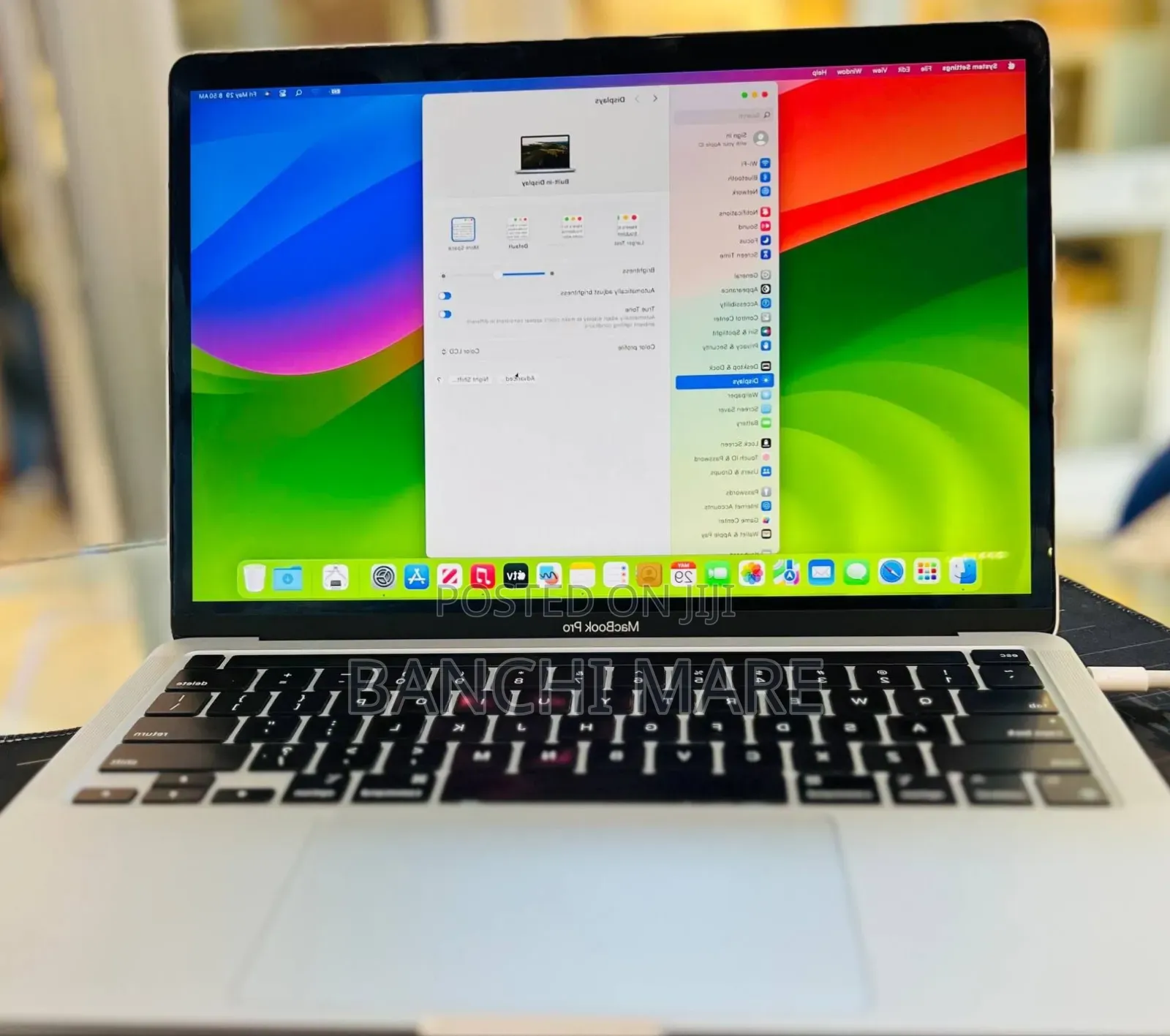 New Laptop Apple MacBook Pro 2021 M1 16GB Apple M1 Pro SSD 256GB