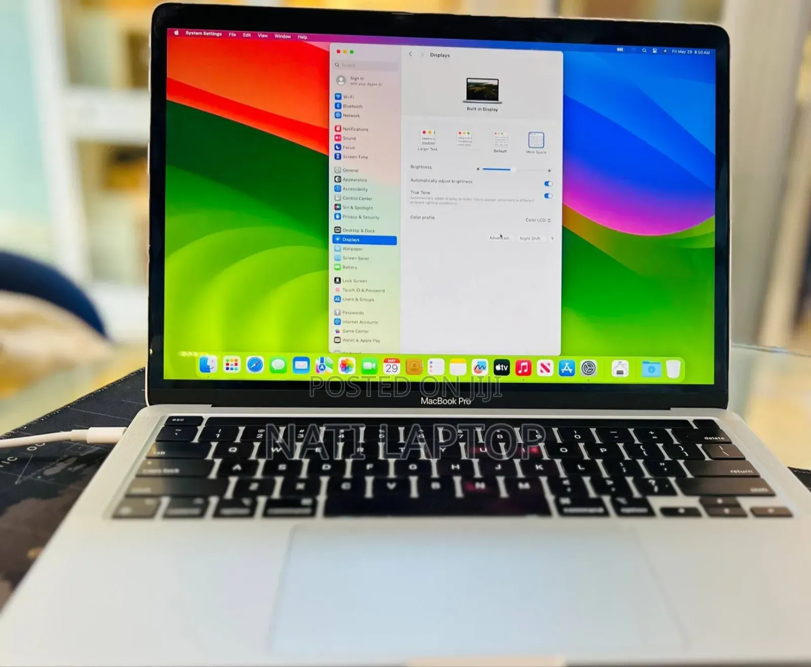 New Laptop Apple MacBook Pro 2021 M1 16GB Apple M1 Pro SSD 256GB