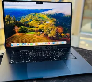 New Laptop Apple MacBook Air 2024 M3 8GB Apple M3 SSD 256GB