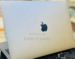 New Laptop Apple MacBook Pro 2022 M2 8GB Apple M2 SSD 512GB
