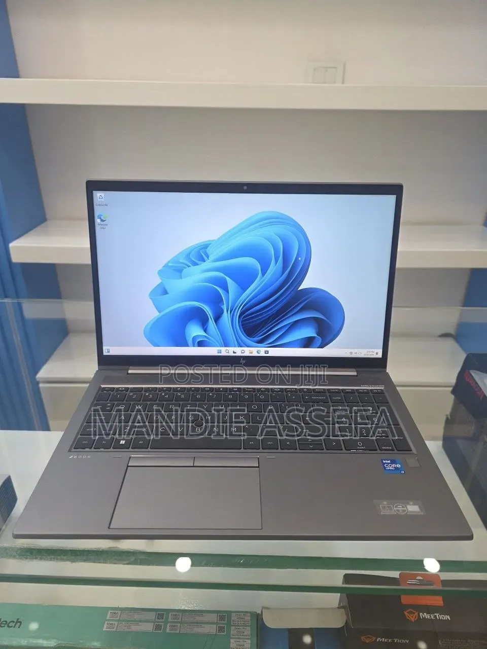 New Laptop HP ZBook Firefly G8 16GB Intel Core i7 SSD 512GB
