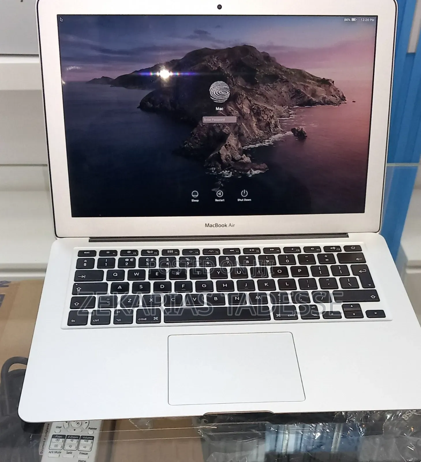 New Laptop Apple MacBook Air 2017 8GB Intel Core i5 SSD 128GB