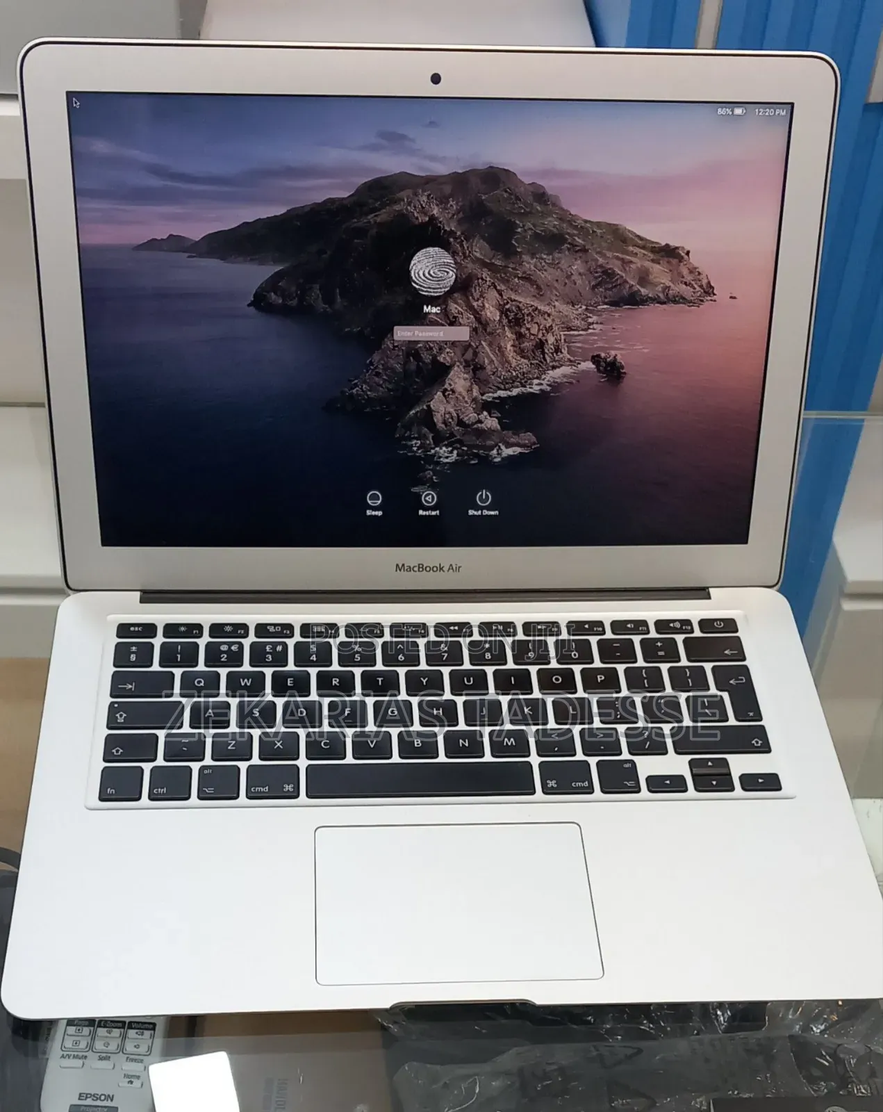 New Laptop Apple MacBook Air 2017 8GB Intel Core i5 SSD 128GB