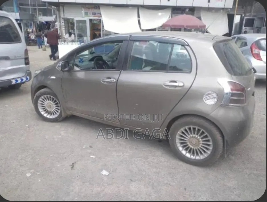 Toyota Yaris 2007 Gray