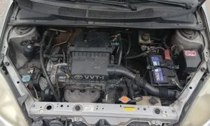 Toyota Vitz 2005 Silver