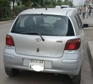 Toyota Vitz 2005 Silver