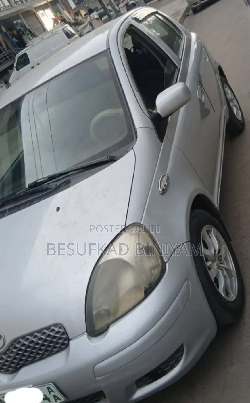 Toyota Vitz 2005 Silver