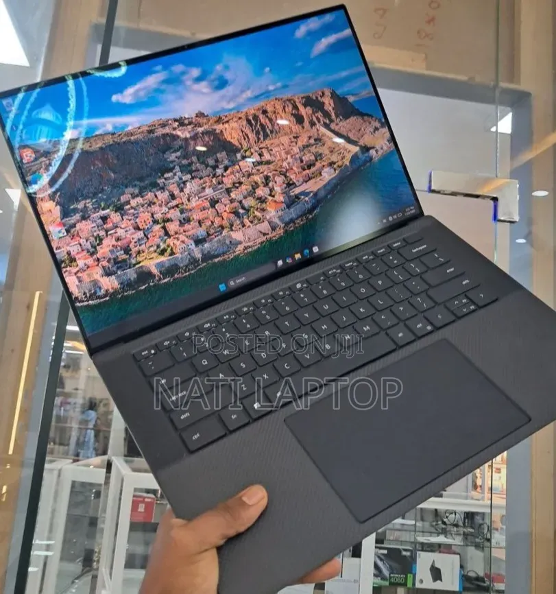 New Laptop Dell Precision 5560 16GB Intel Core i7 SSD 512GB