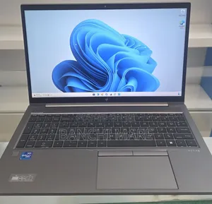 New Laptop HP ZBook Firefly G8 16GB Intel Core i7 SSD 512GB