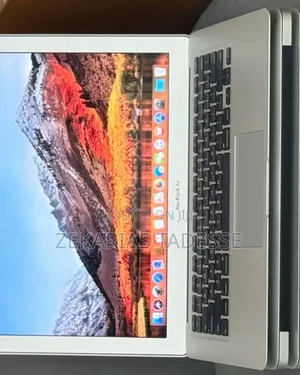 New Laptop Apple MacBook Air 2017 8GB Intel Core i5 SSD 128GB