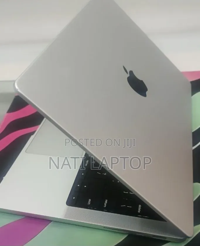 New Laptop Apple MacBook Pro 2021 M1 16GB Apple M1 Pro SSD 512GB