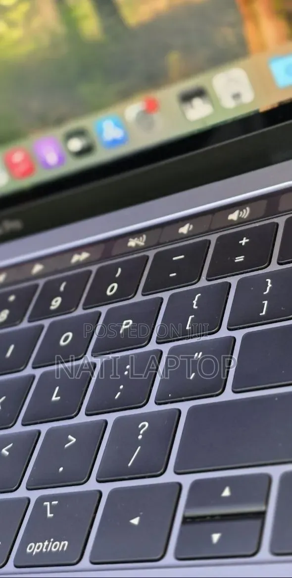 New Laptop Apple MacBook Pro 2019 16GB Intel Core i5 SSD 512GB