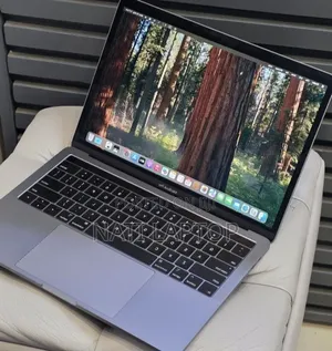 New Laptop Apple MacBook Pro 2019 16GB Intel Core i7 SSD 512GB