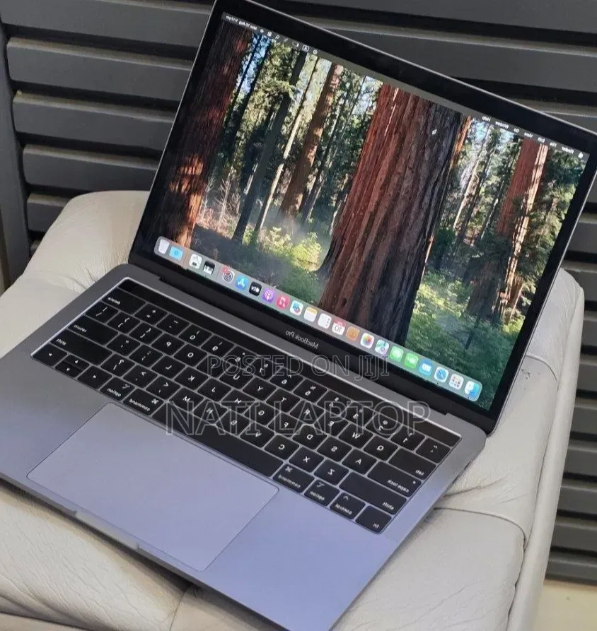 New Laptop Apple MacBook Pro 2019 16GB Intel Core i7 SSD 512GB
