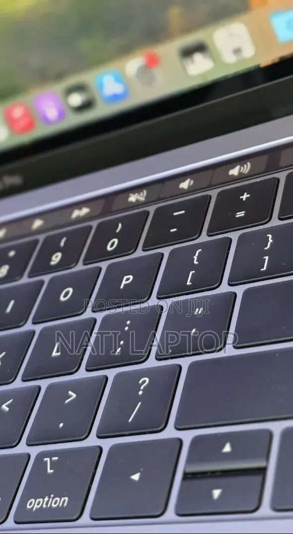 New Laptop Apple MacBook Pro 2019 16GB Intel Core i7 SSD 512GB