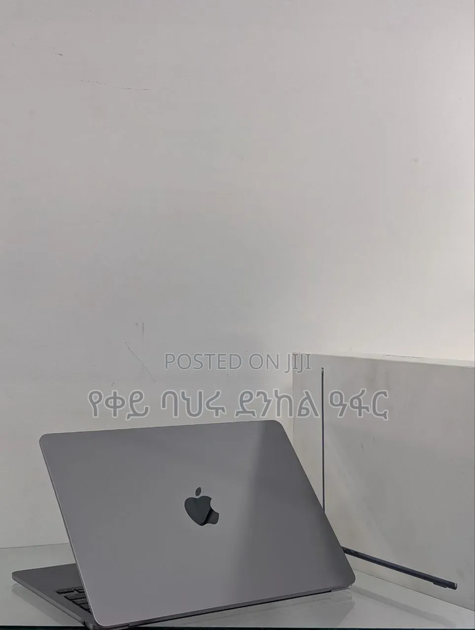 New Laptop Apple MacBook Air 2024 M3 16GB Intel Core i7 SSD 256GB
