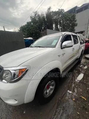Toyota Hilux 2007 White