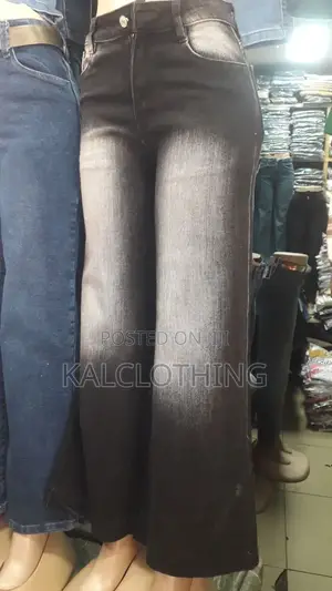 የቦንዳ ልብሶች እና ንፁህ ልብሶችን እኛ ጋር በተመጣጣኝ ዋጋ ማግኘት ይችላሉ