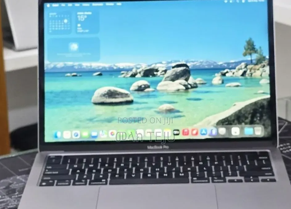 New Laptop Apple MacBook Pro 2022 M2 16GB Apple M2 SSD 512GB