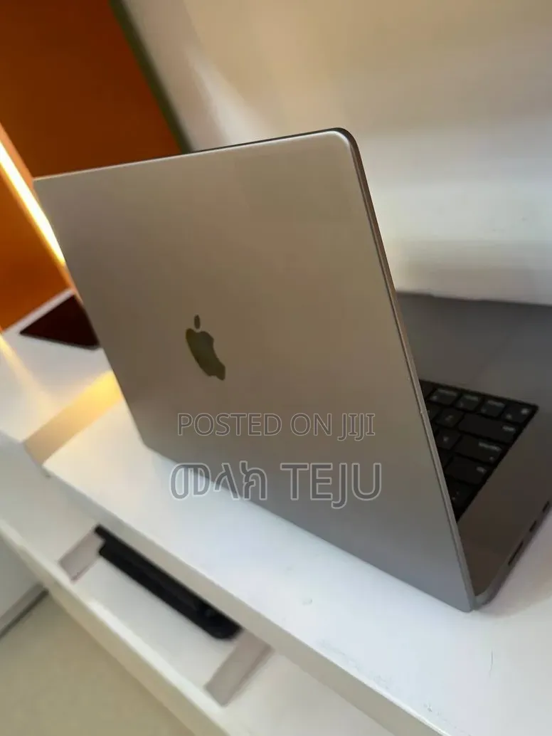 New Laptop Apple MacBook Pro 2021 M1 32GB Apple M1 SSD 512GB