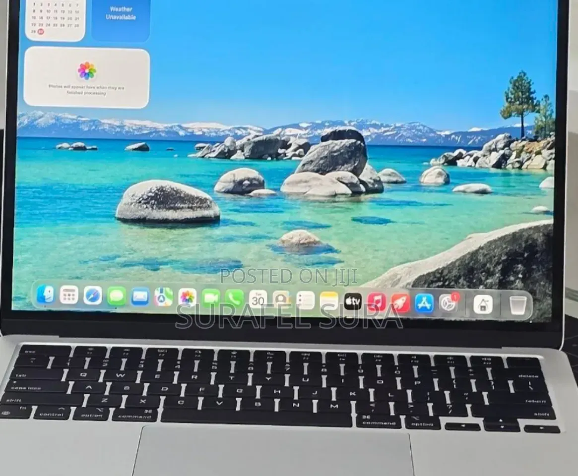 New Laptop Apple MacBook Air 2024 M3 16GB Apple M3 SSD 256GB