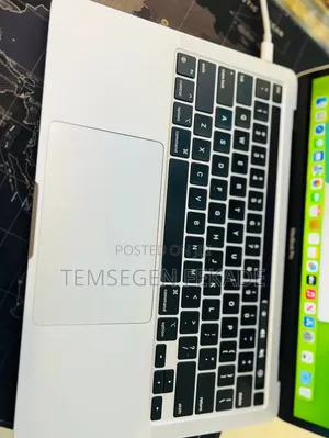 New Laptop Apple MacBook Pro 2021 M1 16GB Apple M1 Pro SSD 256GB
