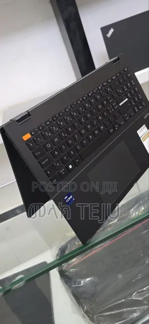 New Laptop Asus Vivobook 16 16GB Intel Core i9 SSD 1T