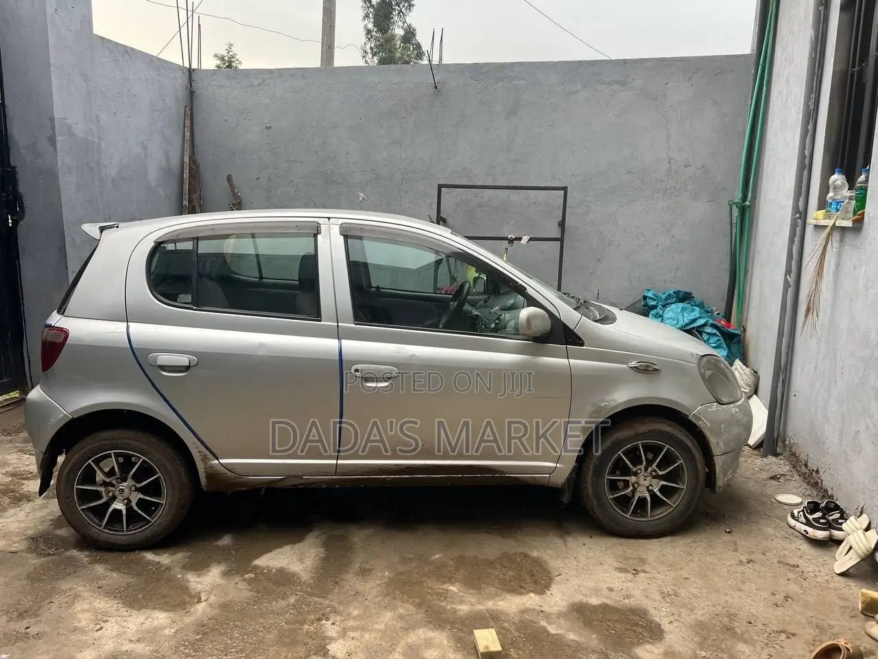 Toyota Vitz 2001 Silver