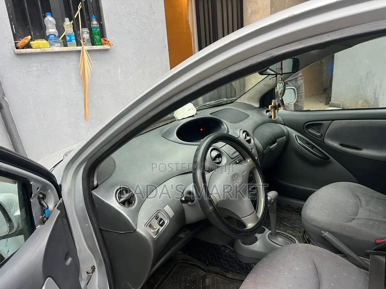 Toyota Vitz 2001 Silver