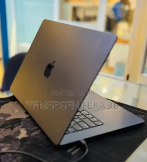 New Laptop Apple MacBook Air 2024 M3 8GB Apple M3 SSD 256GB