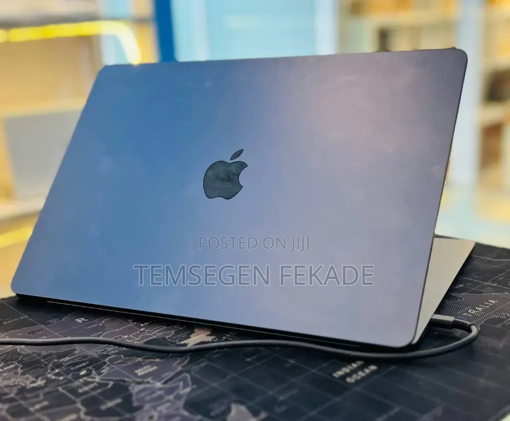 New Laptop Apple MacBook Air 2024 M3 8GB Apple M3 SSD 256GB