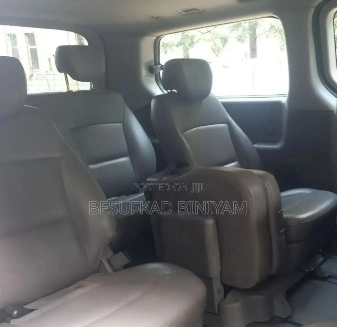 Hyundai H200 2015 Silver