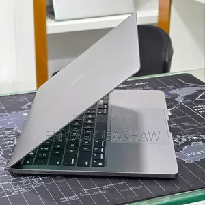 New Laptop Apple MacBook Pro 2022 M2 16GB Apple M2 SSD 512GB