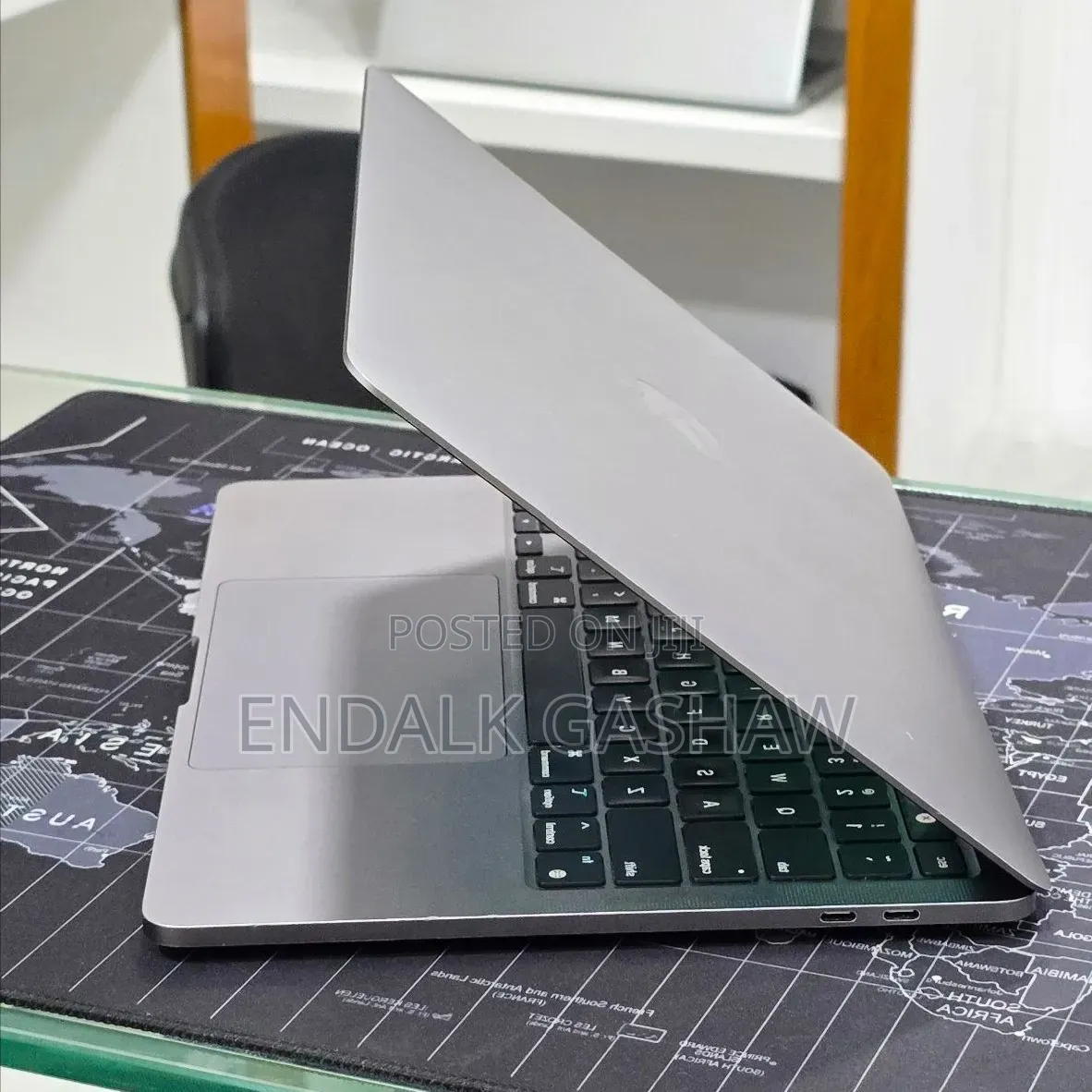 New Laptop Apple MacBook Pro 2022 M2 16GB Apple M2 SSD 512GB