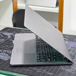 New Laptop Apple MacBook Pro 2022 M2 16GB Apple M2 SSD 512GB