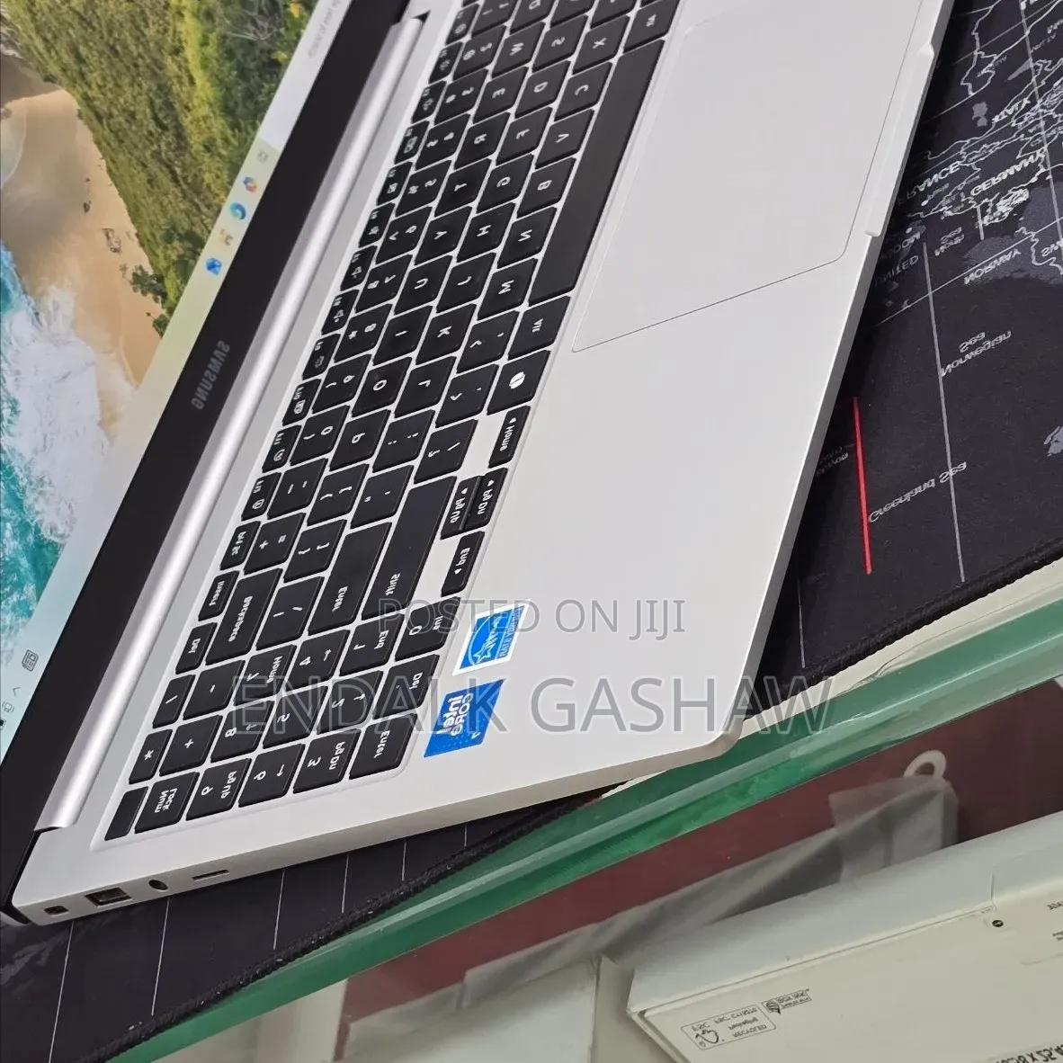 New Laptop Samsung Galaxy Book4 16GB Intel Core 7 SSD 512GB