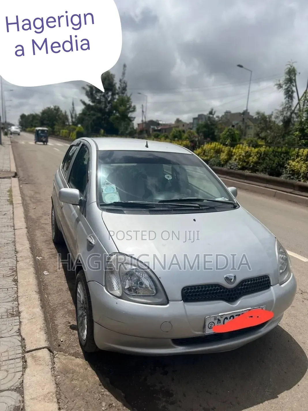 Toyota Vitz 2001 Silver