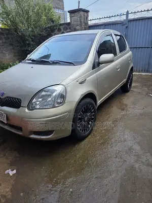 Toyota Vitz 2004 Gold