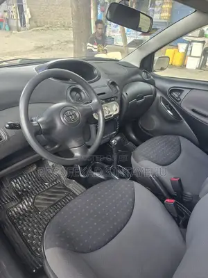 Toyota Vitz 2004 Gold