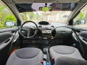 Toyota Vitz 2004 Gold