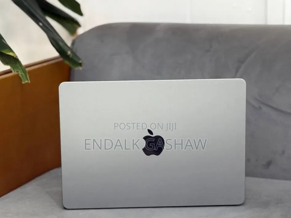 New Laptop Apple MacBook Air 2022 M2 8GB Apple M2 SSD 256GB